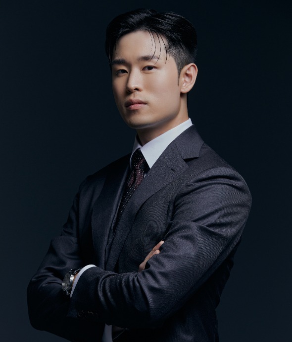 Seojun (Zach) Lee
