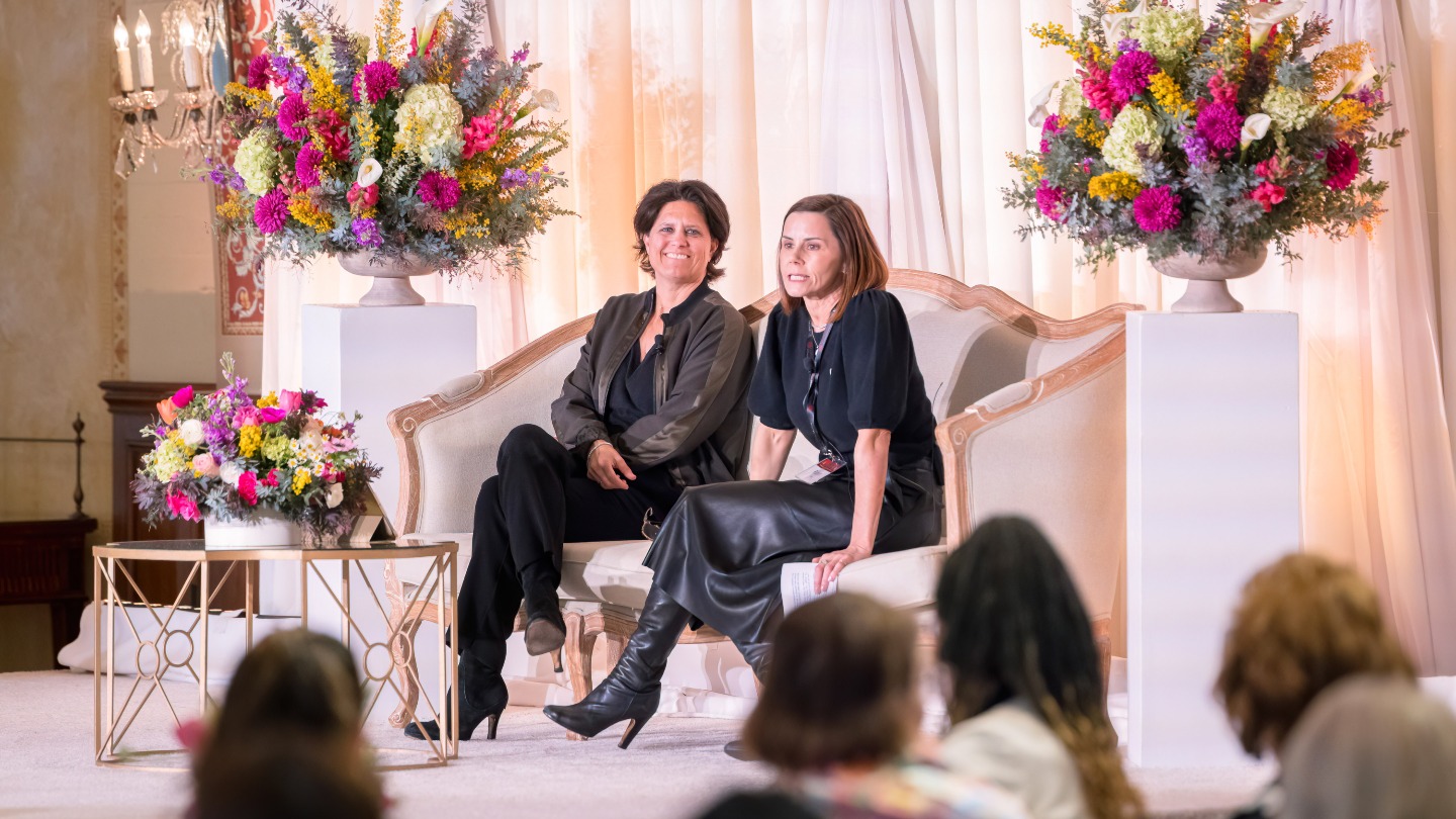 Julie Uhrman and Robyn Ward in their fireside chat.