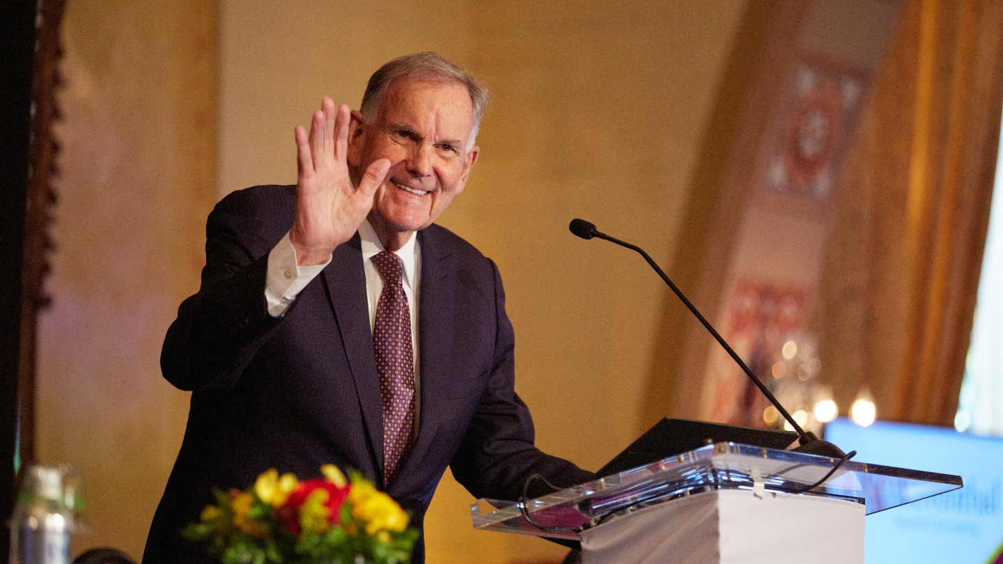 Leventhal Dean William Holder acknowledges the audience.