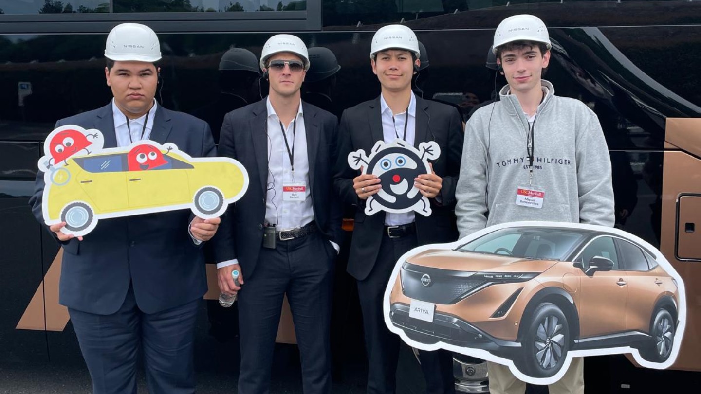 LInC students visit a Nissan factory in Tokyo