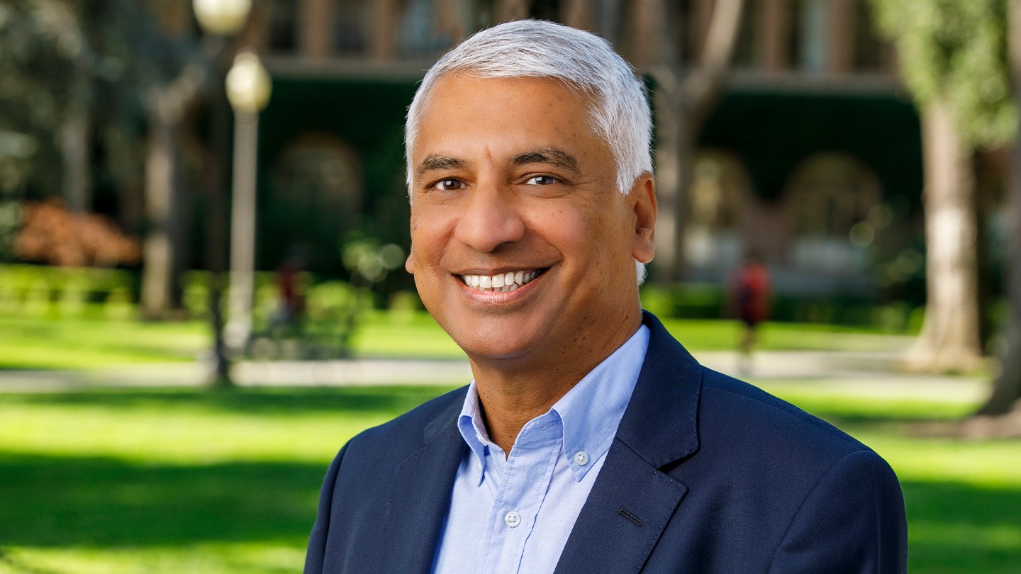 Color photograph of USC Marshall professor Sriram Dasu on campus.