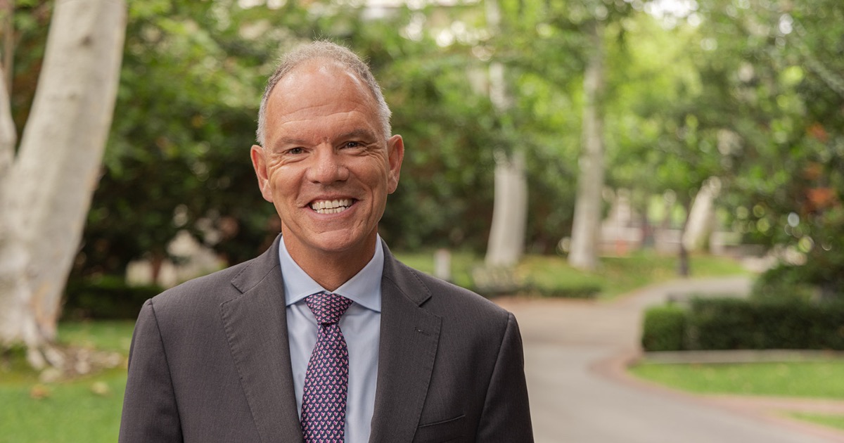 Geoffrey Garrett Installed as 18th Dean of USC Marshall - USC Marshall