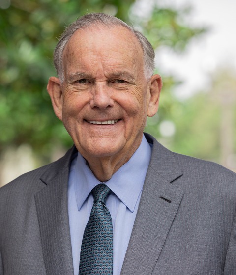 Color photograph of Dean William Holder and professor Shane Heitzman of USC Leventhal and USC Marshall respectively.