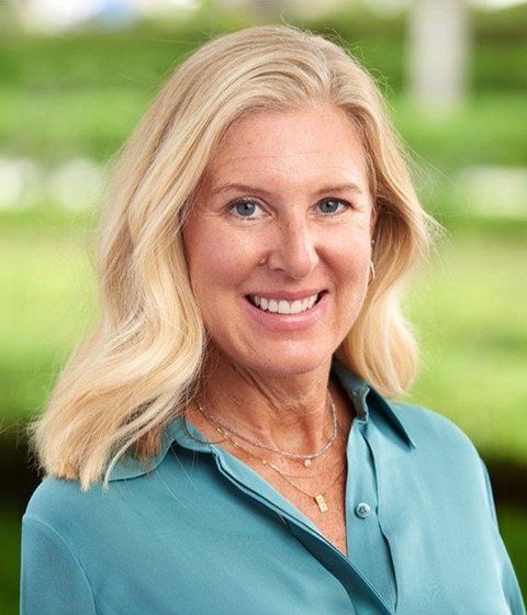 Color photograph of professor Rebecca Heino on the USC campus.