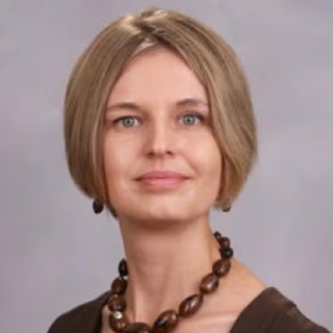 Headshot of Hanna Halaburda