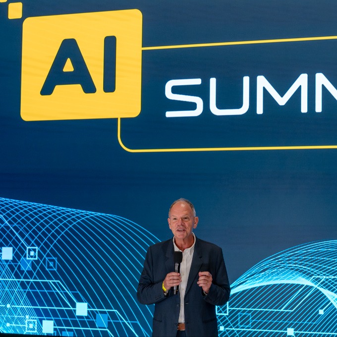 Geoffrey Garrett speaking at the AI Summit