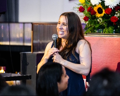 Laura Hertz speaking at the MSSE Gala