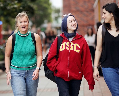 Four USC Marshall students