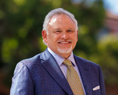 Color photograph of Peter Arkley