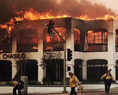 Chase bank branch burning during the 2025 Palisades Fire.