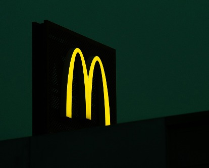 A McDonald's sign at night.