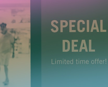 Sign in a mall reading &quot;Special Deal&quot;.