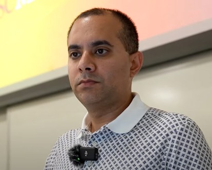 Color photograph of USC Marshall professor Nikhil Bhatia.
