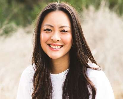 Color photograph of USC Marshall alumna Amy Liu.